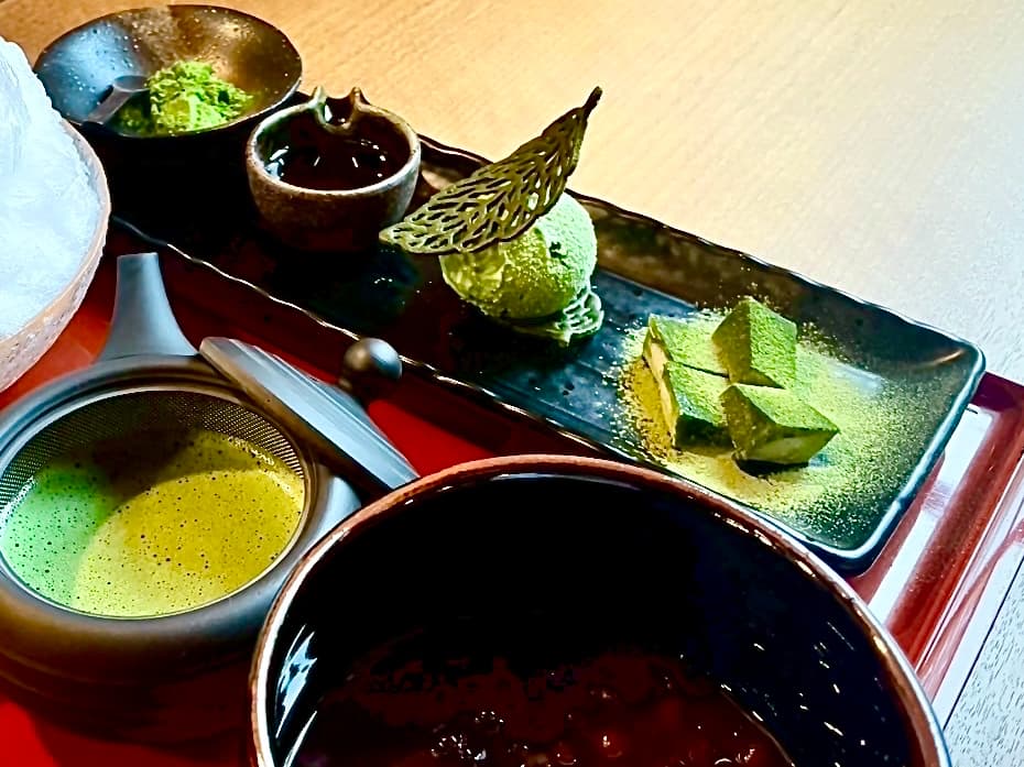 小豆と抹茶ジェラート、チュイールの器盛り